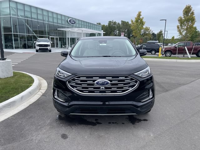Used 2024 Ford Edge Titanium w/ Equipment Group 301A AWD/4WD image 8