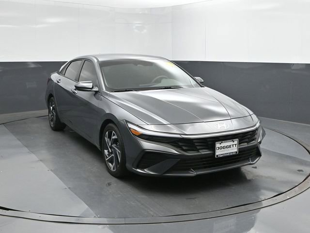 Used 2025 Hyundai Elantra Sport image 17