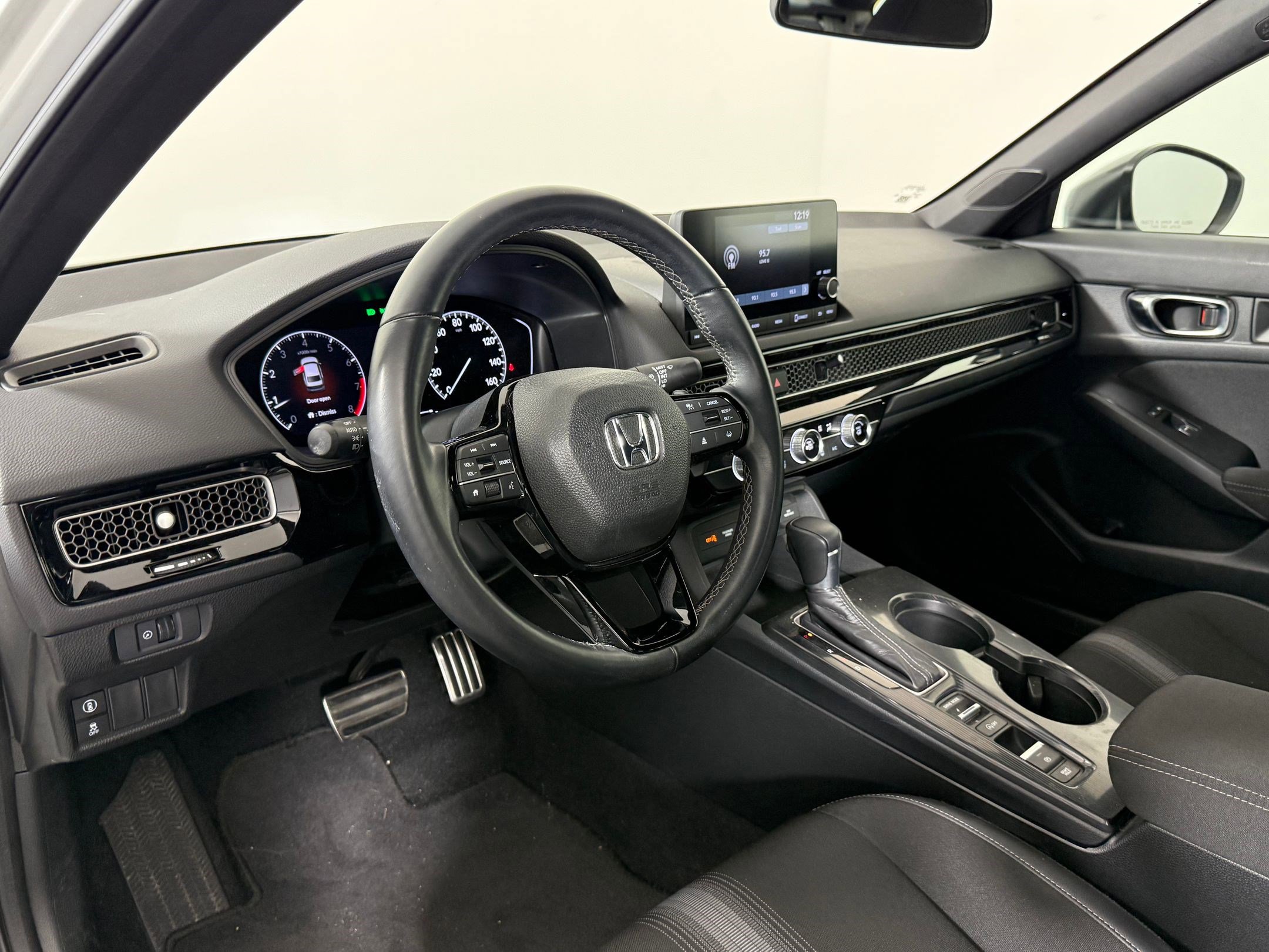 Used 2022 Honda Civic Sport image 4