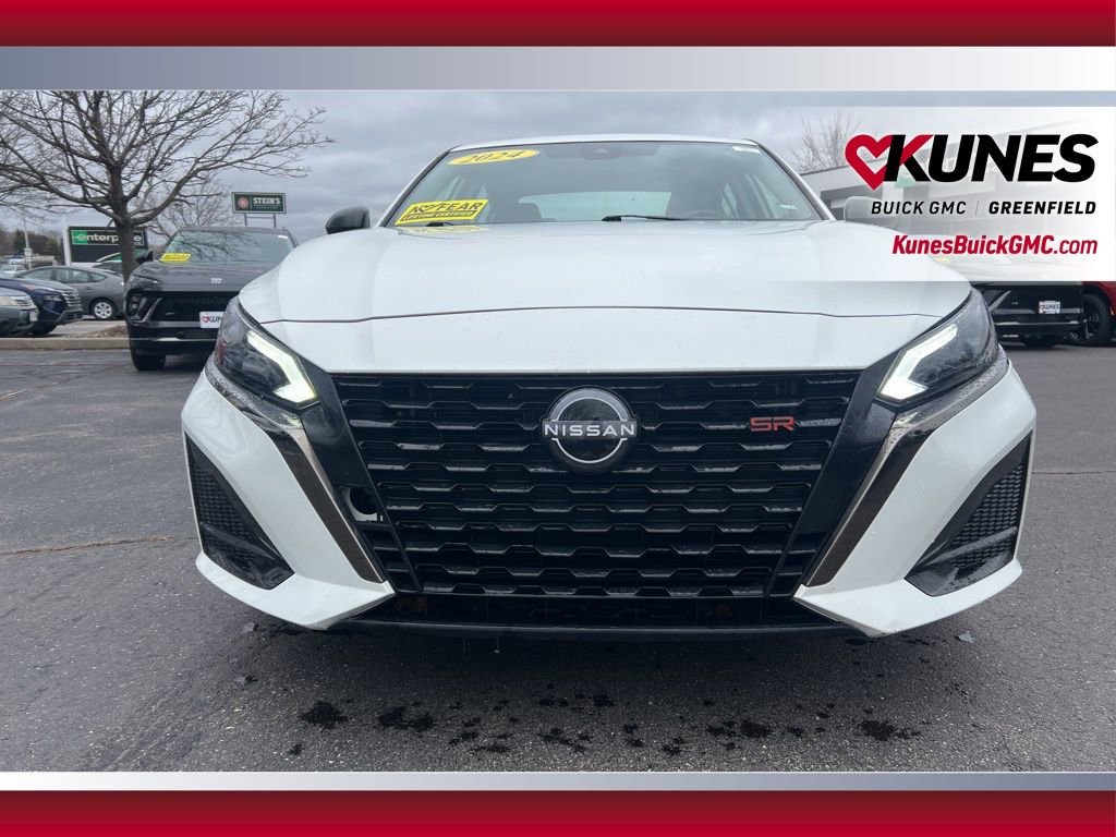 Used 2024 Nissan Altima 2.5 SR FWD image 14