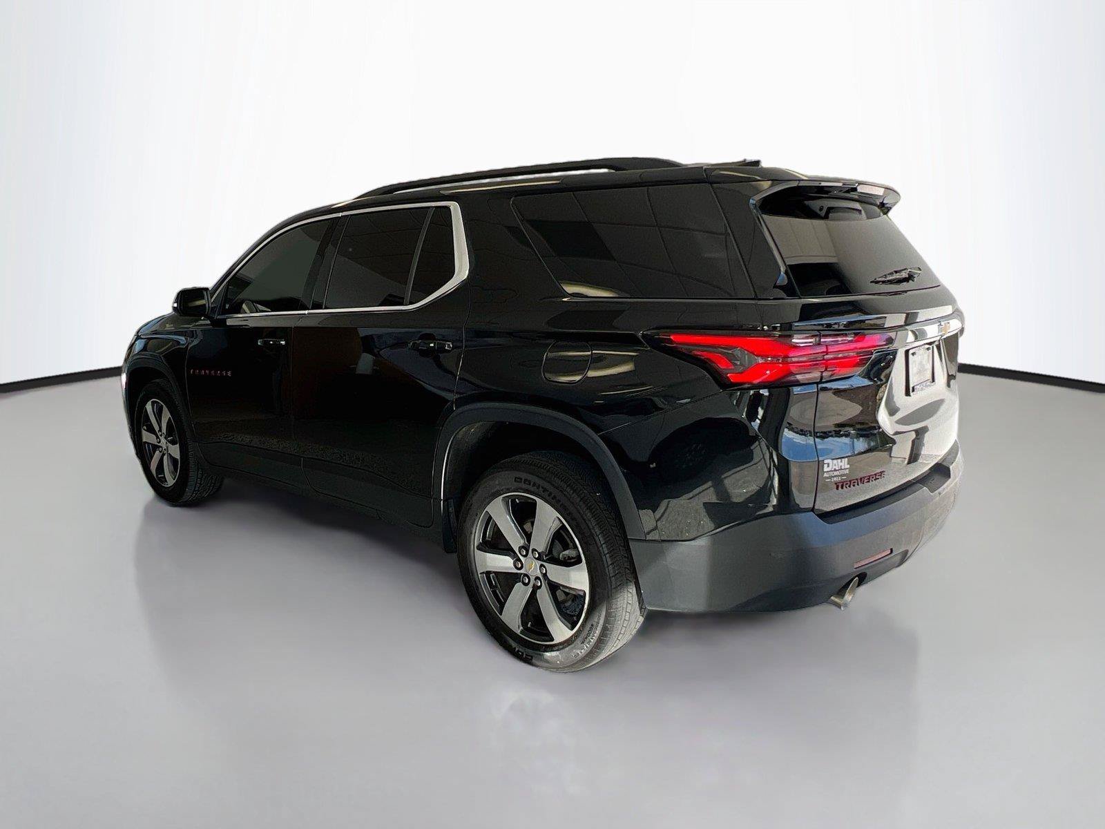 Used 2023 Chevrolet Traverse LT w/ LT Premium Package AWD/4WD image 10