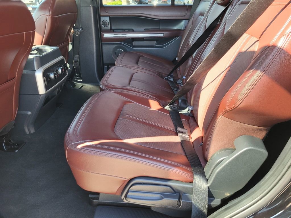 Used 2024 Ford Expedition Limited image 11