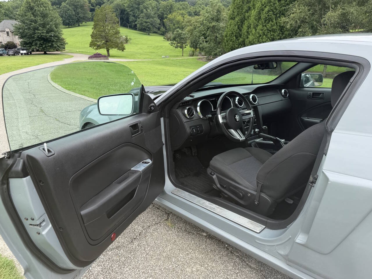 Used 2005 Ford Mustang GT Premium RWD image 11