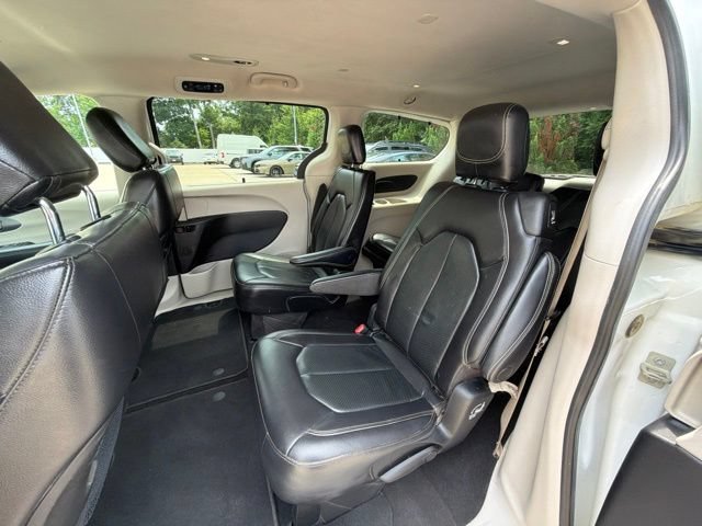 Used 2022 Chrysler Pacifica Touring-L FWD image 15