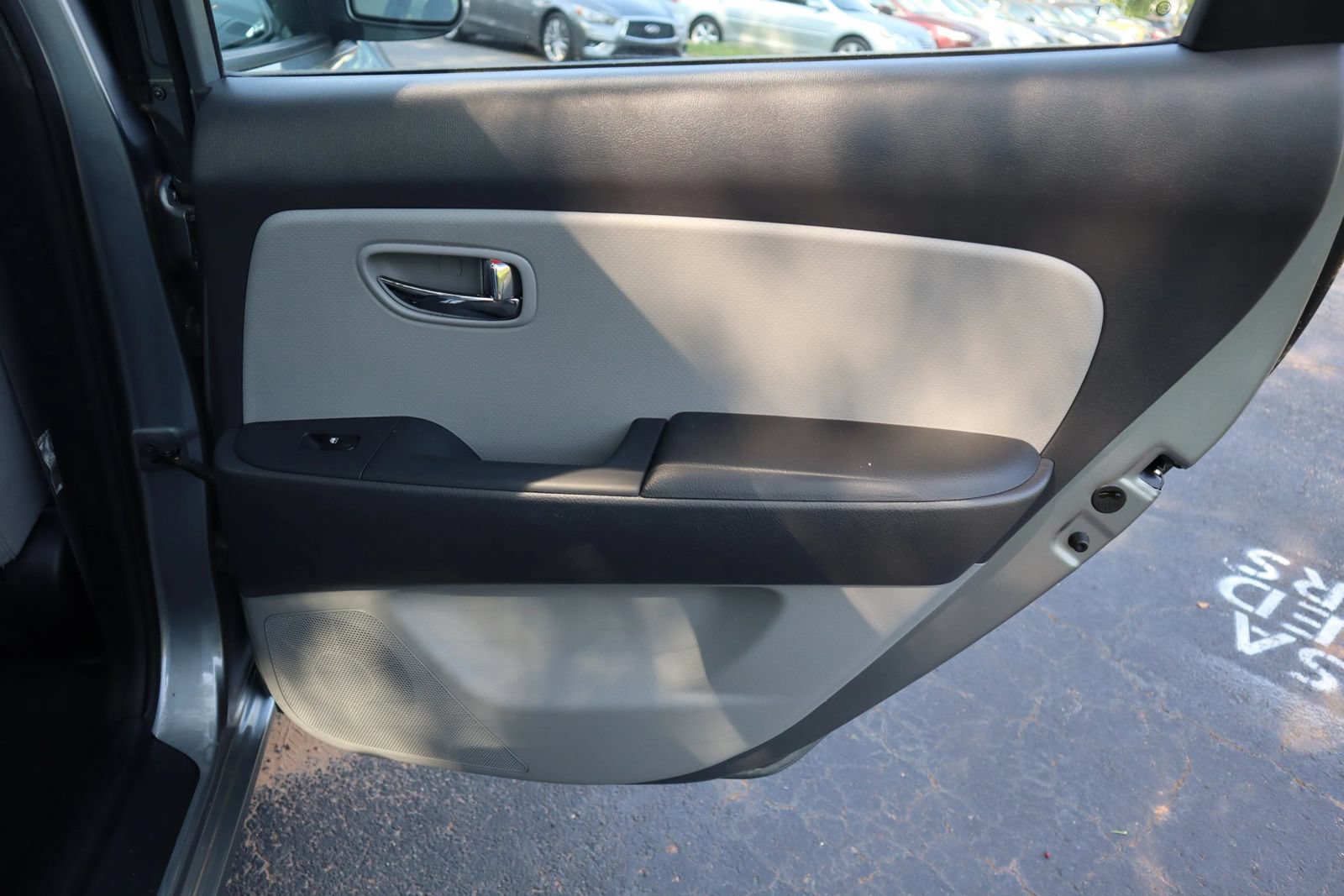 Used 2010 Hyundai Elantra GLS FWD image 16