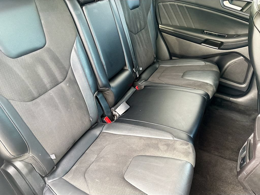 Used 2018 Ford Edge Sport w/ Technology Package AWD/4WD image 26