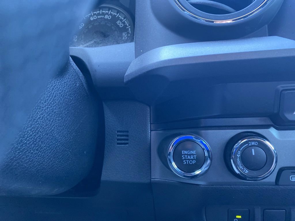 Used 2022 Toyota Tacoma TRD Sport image 12