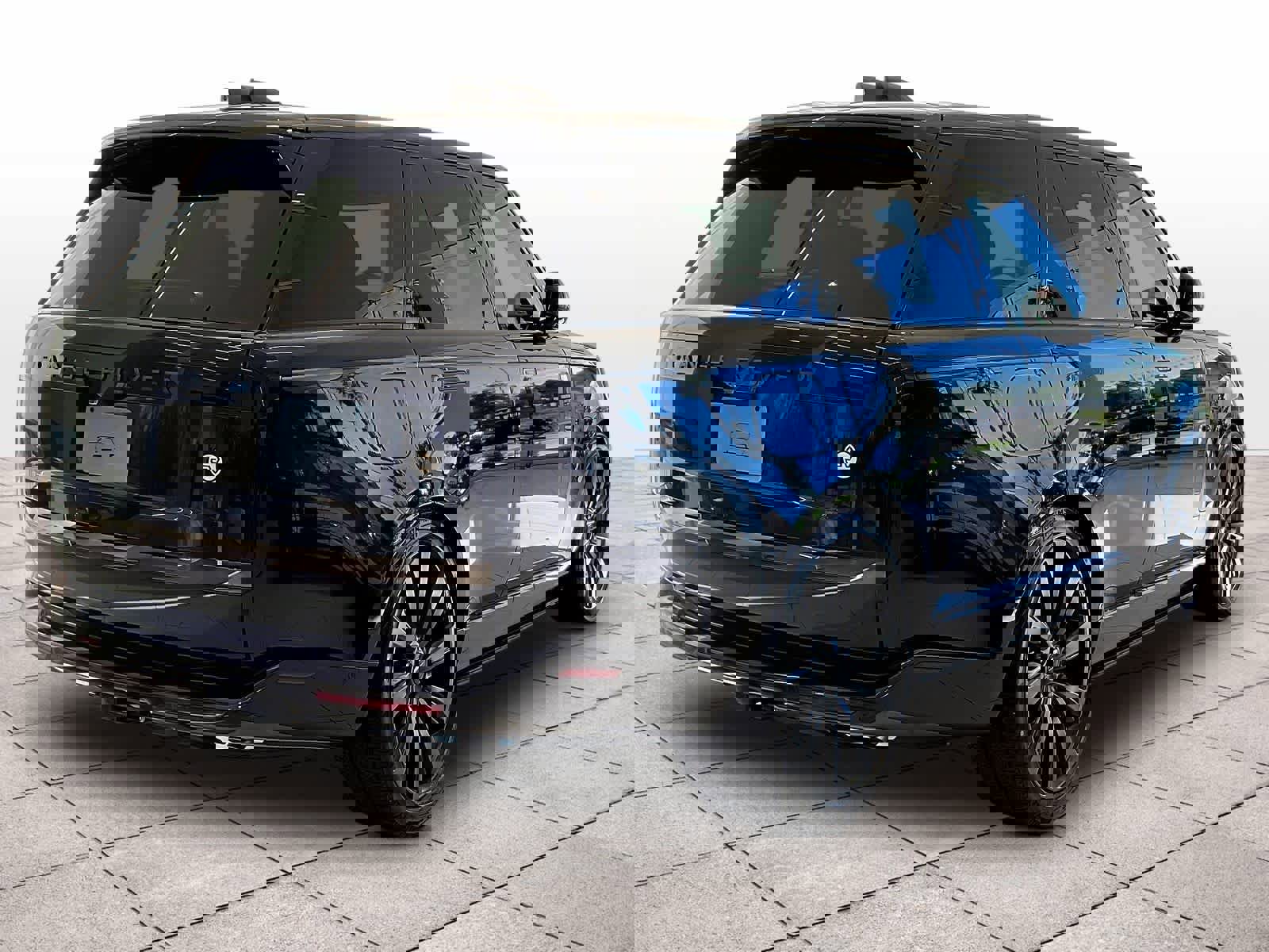 New 2026 Land Rover Range Rover SV image 3