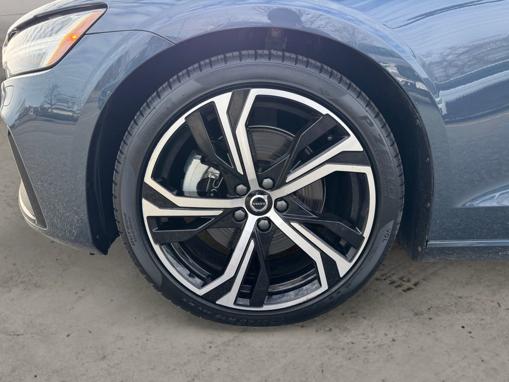 Certified 2025 Volvo S60 B5 Core image 7