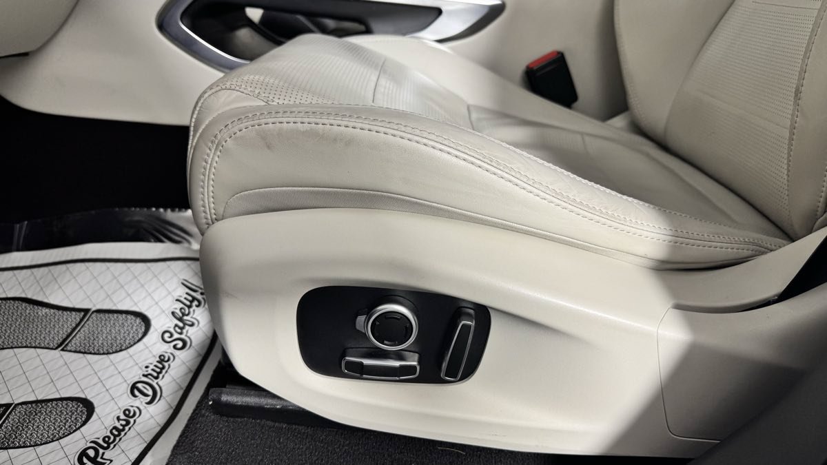 Used 2022 Jaguar F-PACE SVR AWD/4WD image 18