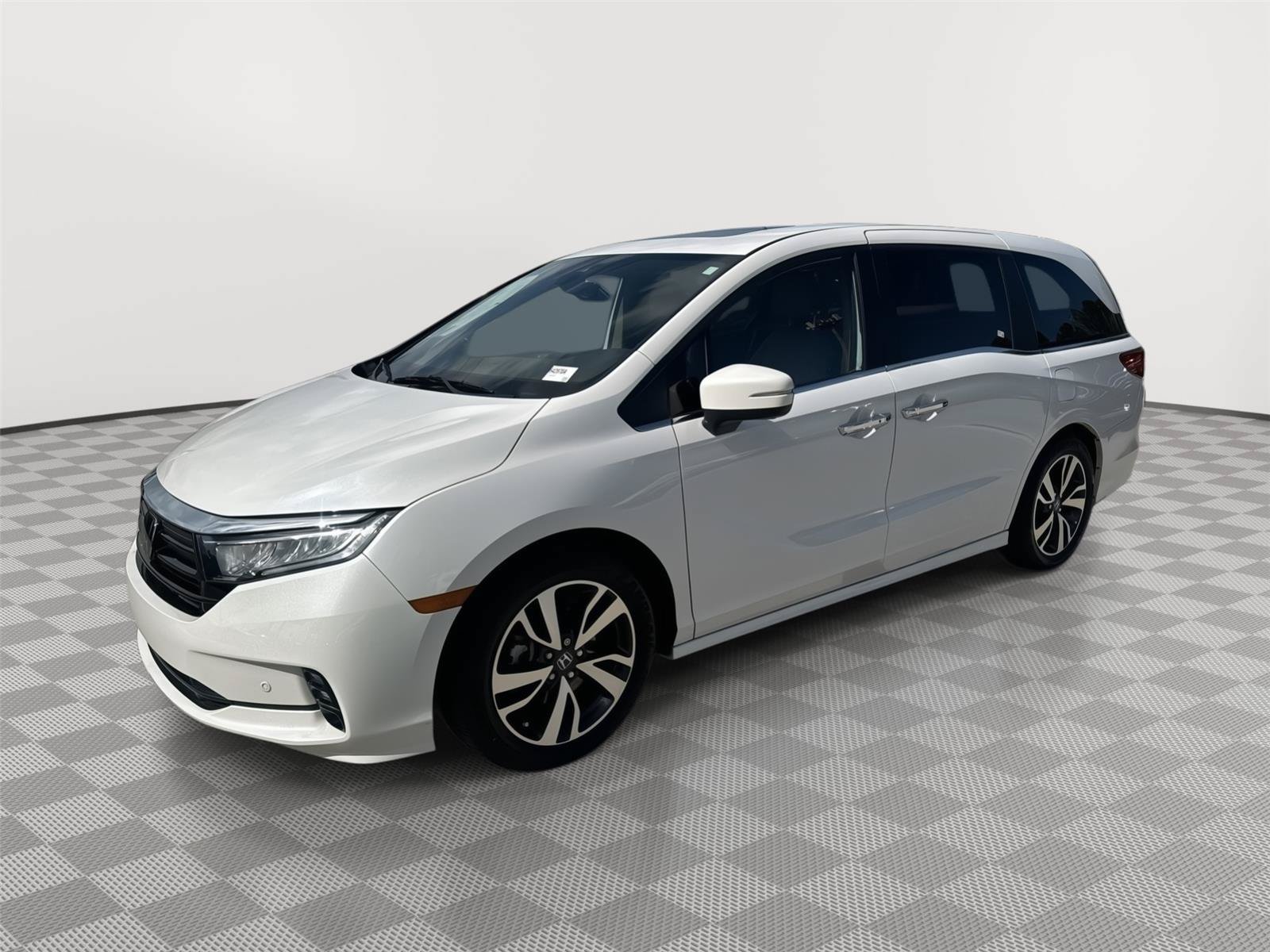 Used 2024 Honda Odyssey Touring image 1
