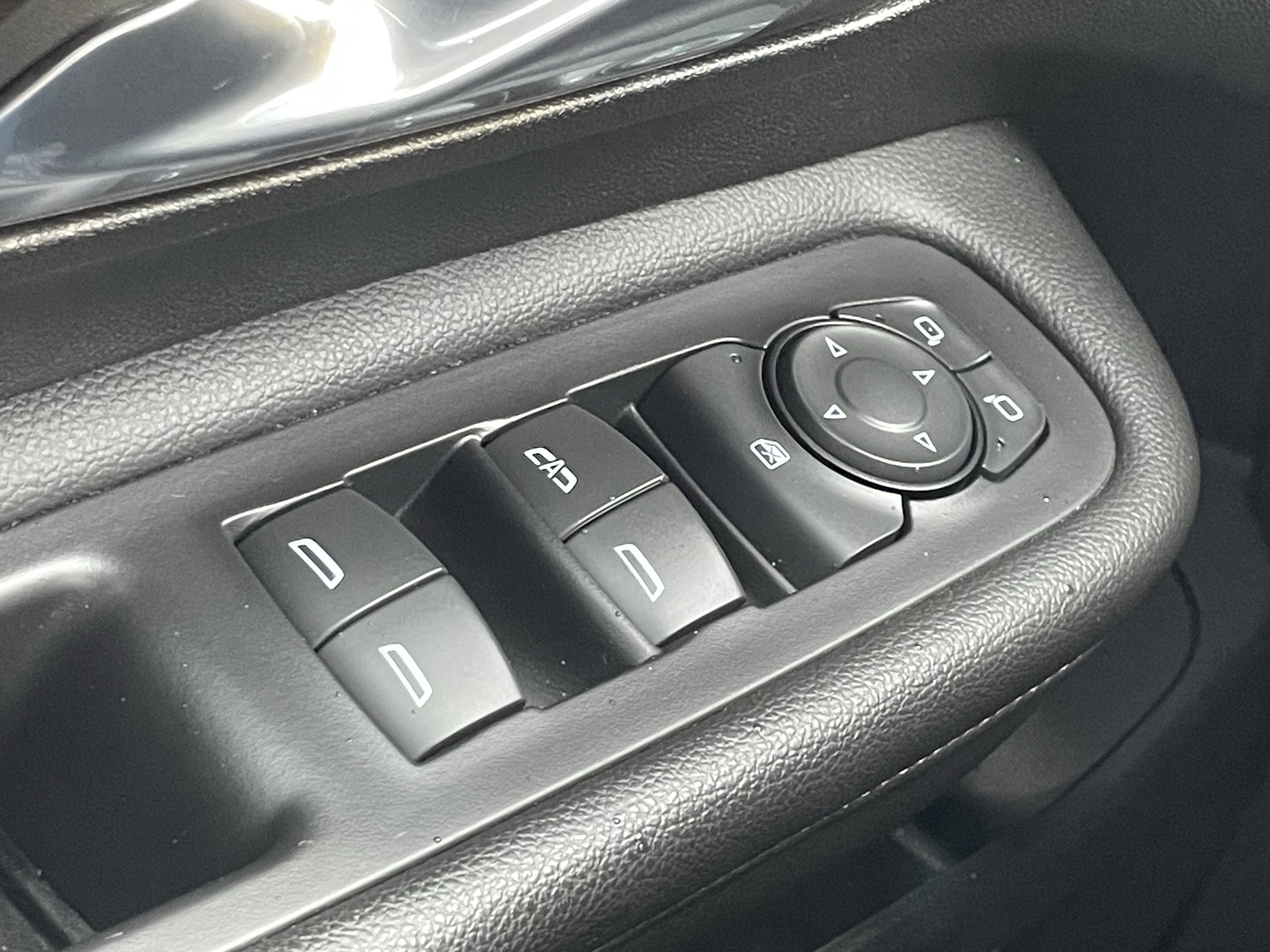 Used 2023 GMC Terrain SLE w/ Driver Convenience Package AWD/4WD image 16