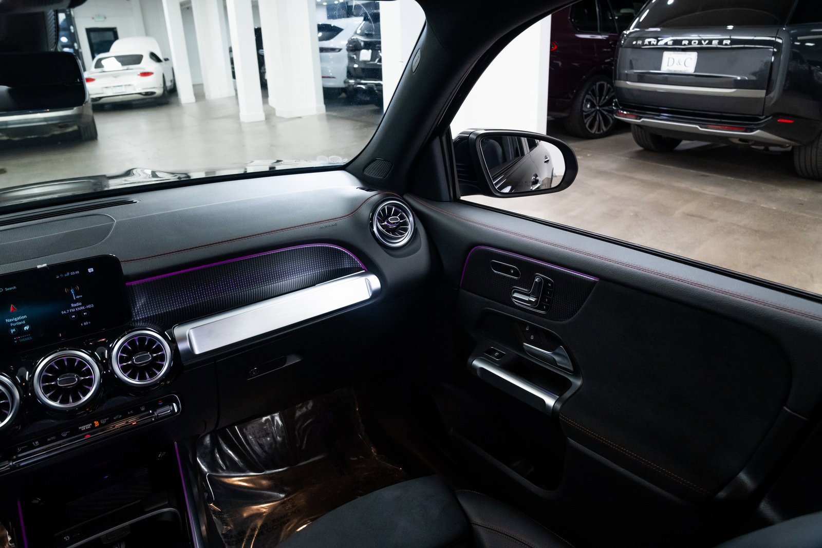 Used 2023 Mercedes-Benz EQB 300 4MATIC image 11