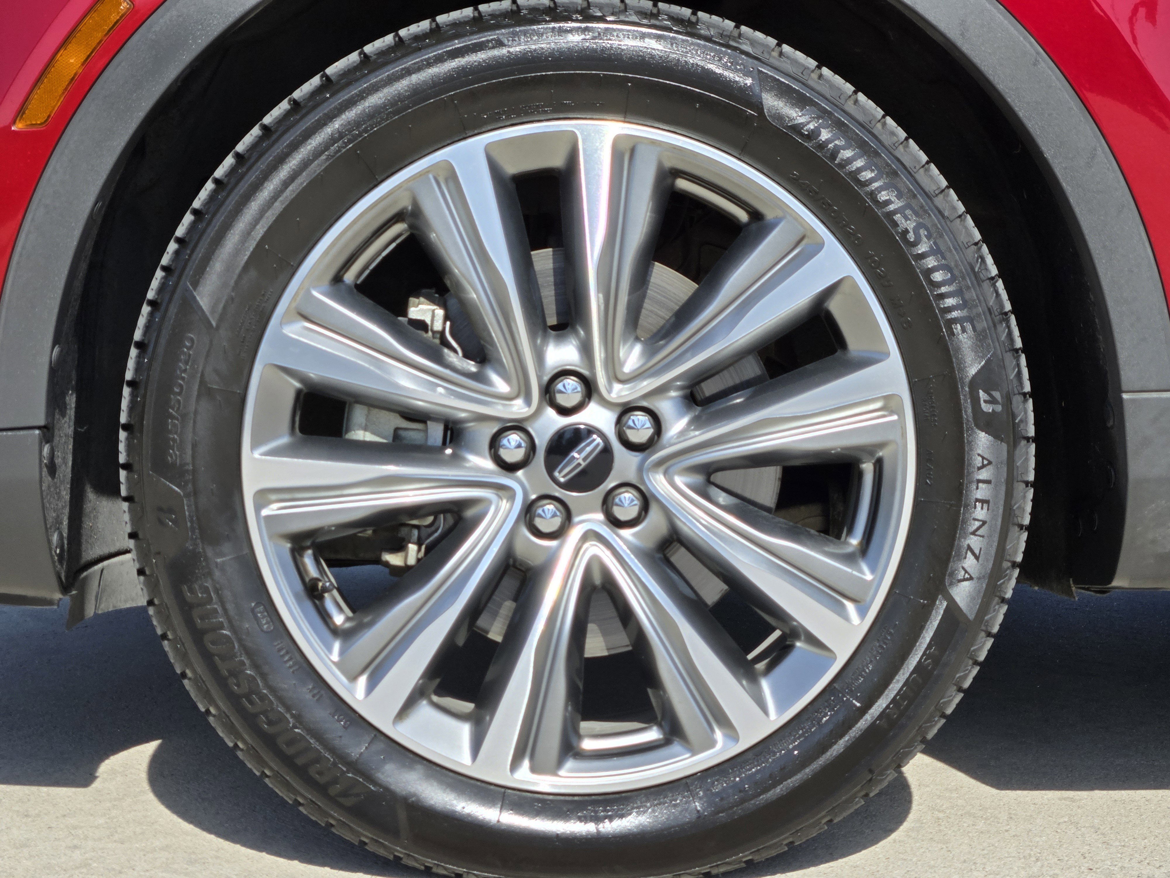 Used 2018 Lincoln MKX Reserve w/ Driver Assistance Package image 16