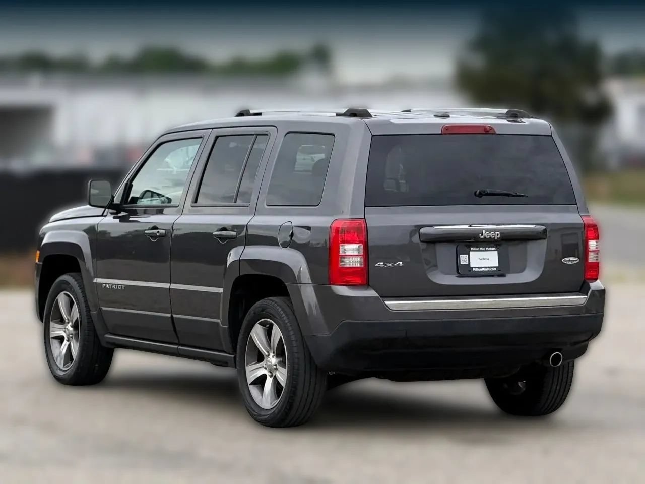 Used 2017 Jeep Patriot High Altitude AWD/4WD image 10