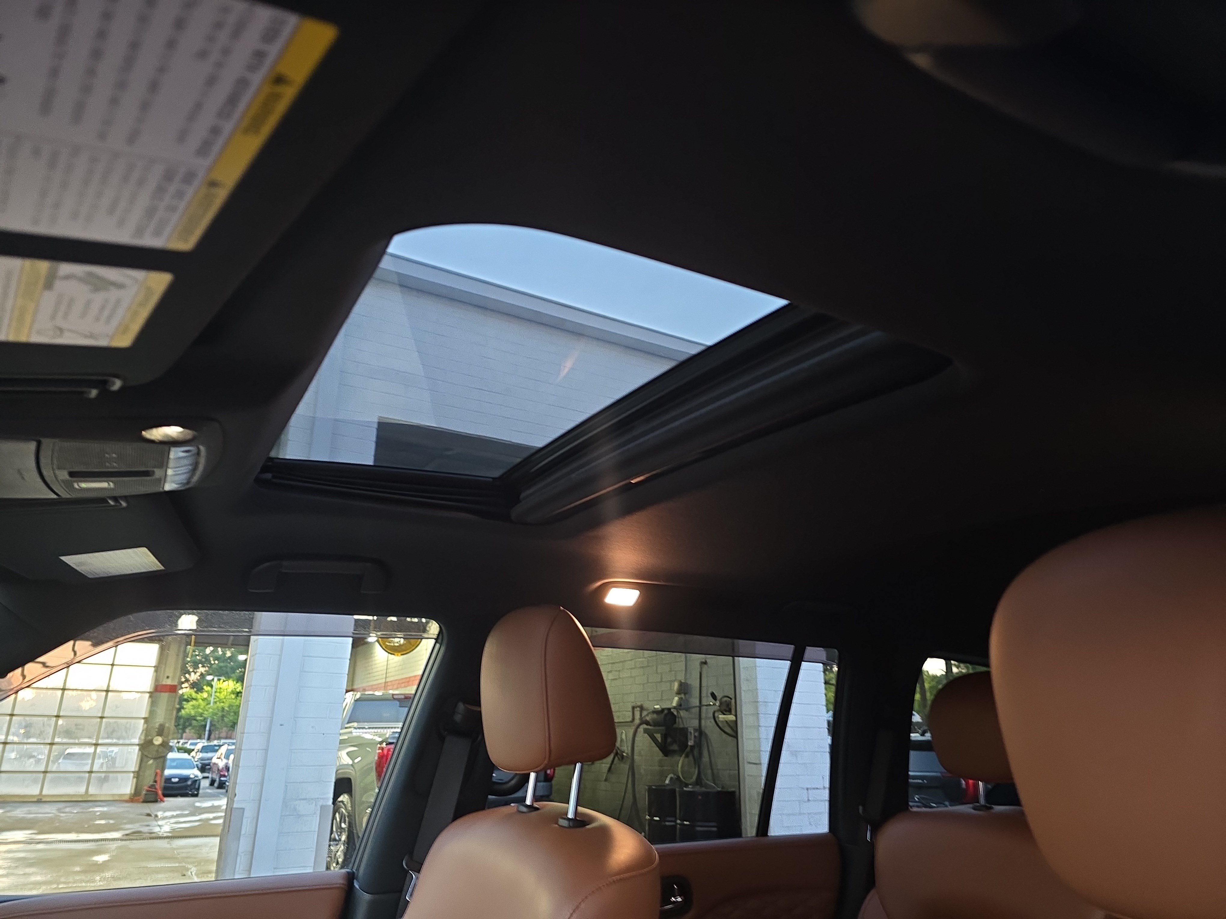Used 2024 INFINITI QX80 Sensory w/ All-Season Package AWD/4WD image 30