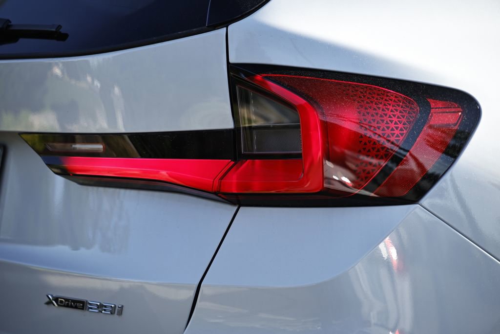 New 2026 BMW X1 xDrive28i w/ Convenience Package AWD/4WD image 8