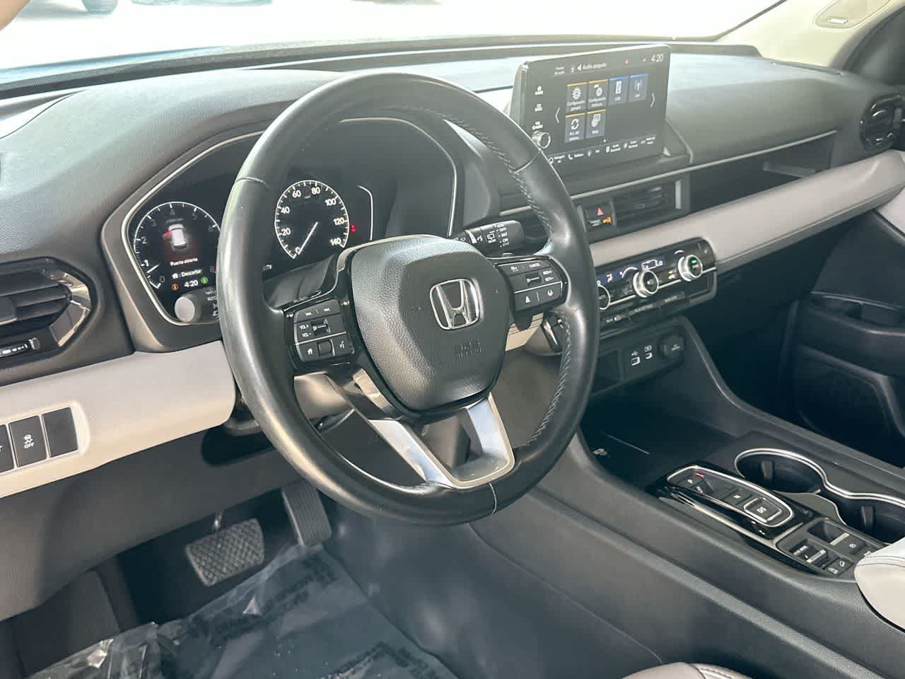 Used 2025 Honda Pilot Touring image 13