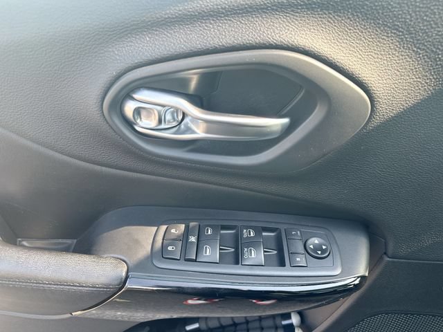 Used 2020 Jeep Cherokee Latitude Plus AWD/4WD image 15