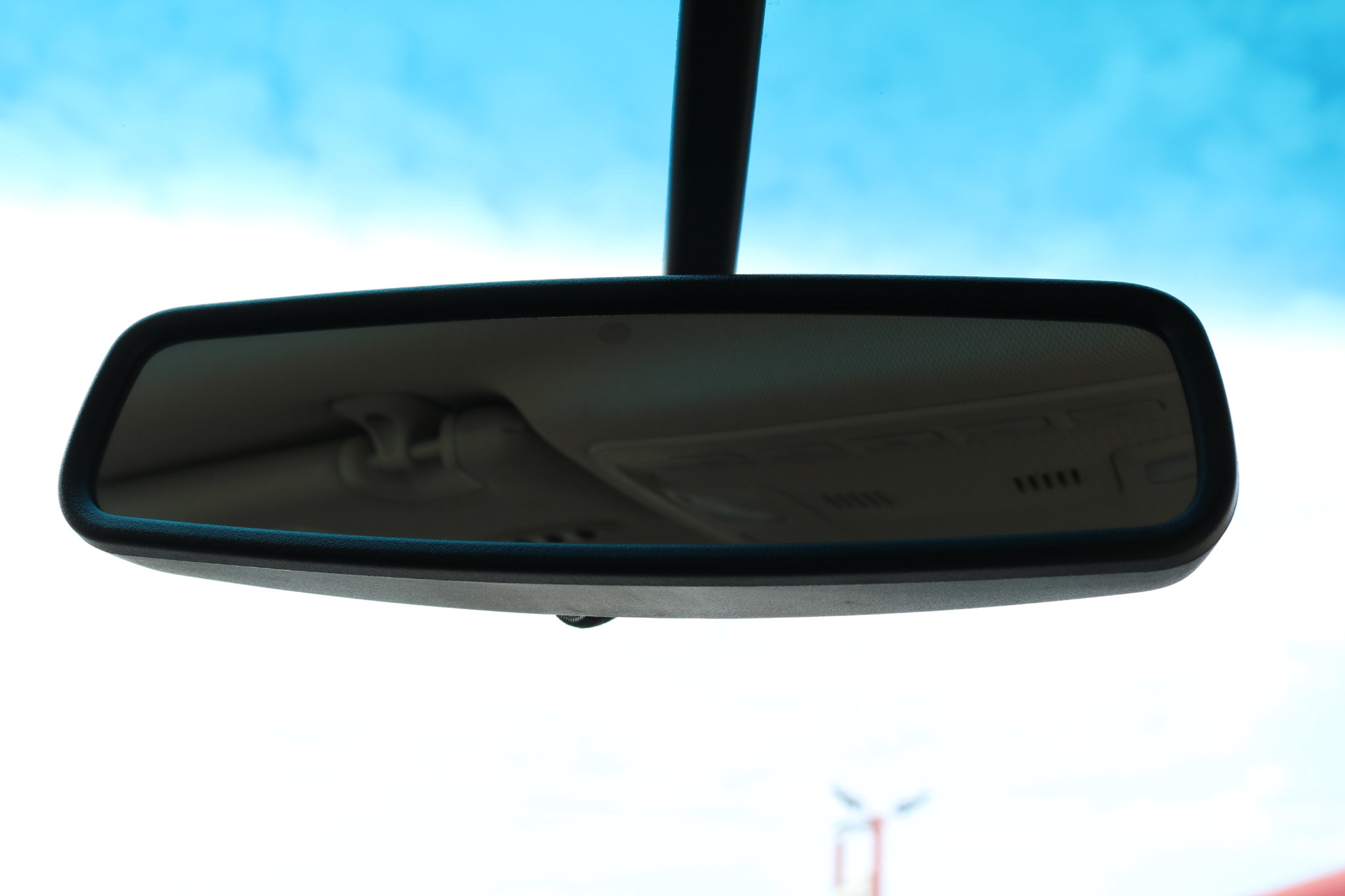 Used 2016 Lincoln MKZ image 28