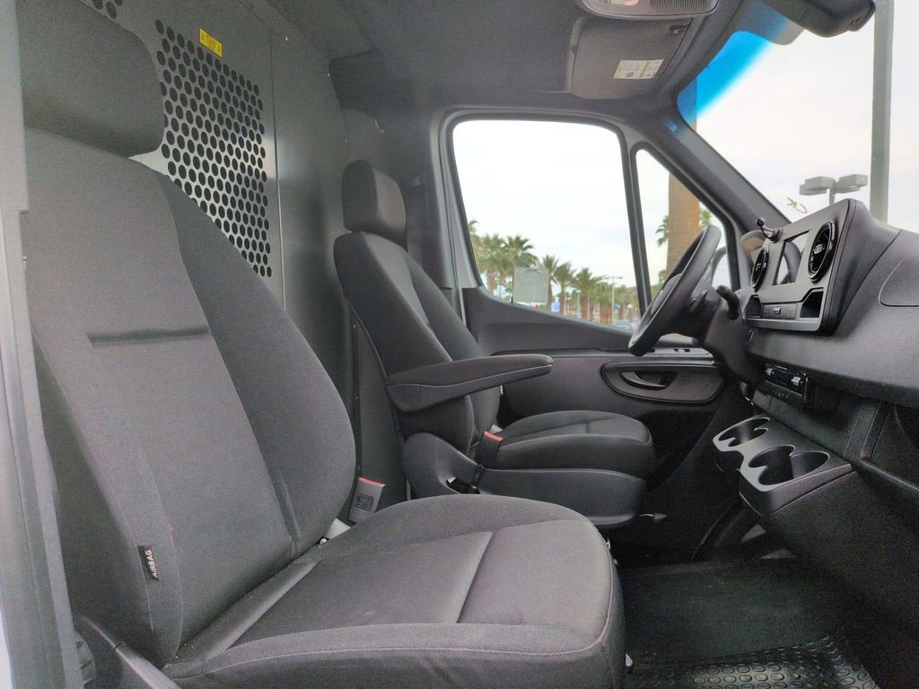 Used 2023 Mercedes-Benz Sprinter 144 Cargo image 17