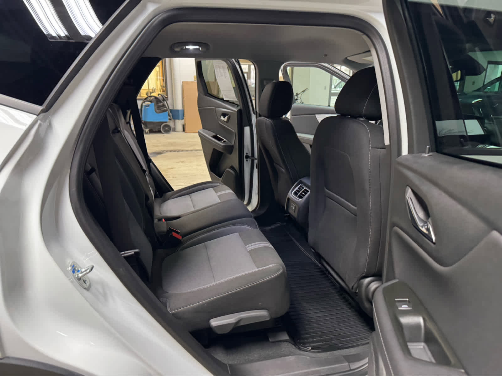 Certified 2025 Chevrolet Blazer LT w/ Convenience Package image 12
