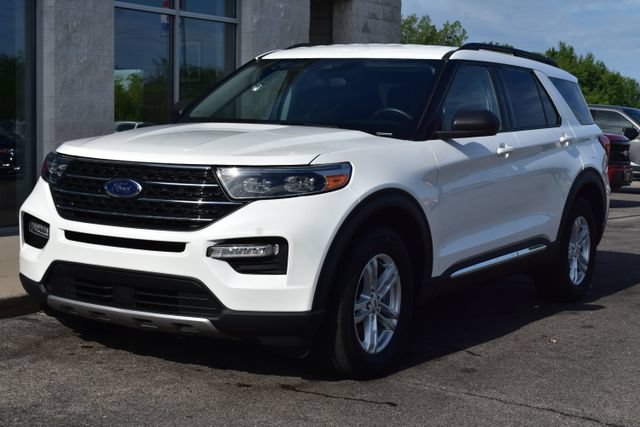 Used 2023 Ford Explorer XLT w/ Equipment Group 202A AWD/4WD image 13