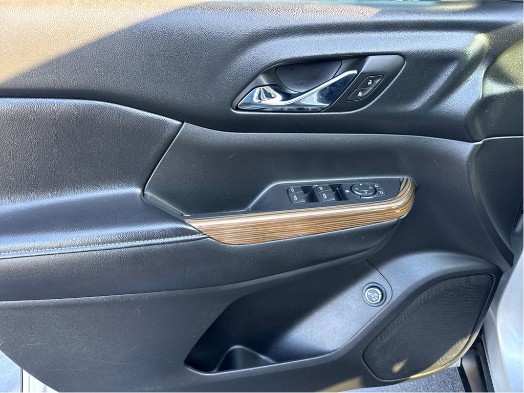 Used 2018 GMC Acadia SLE AWD/4WD image 12