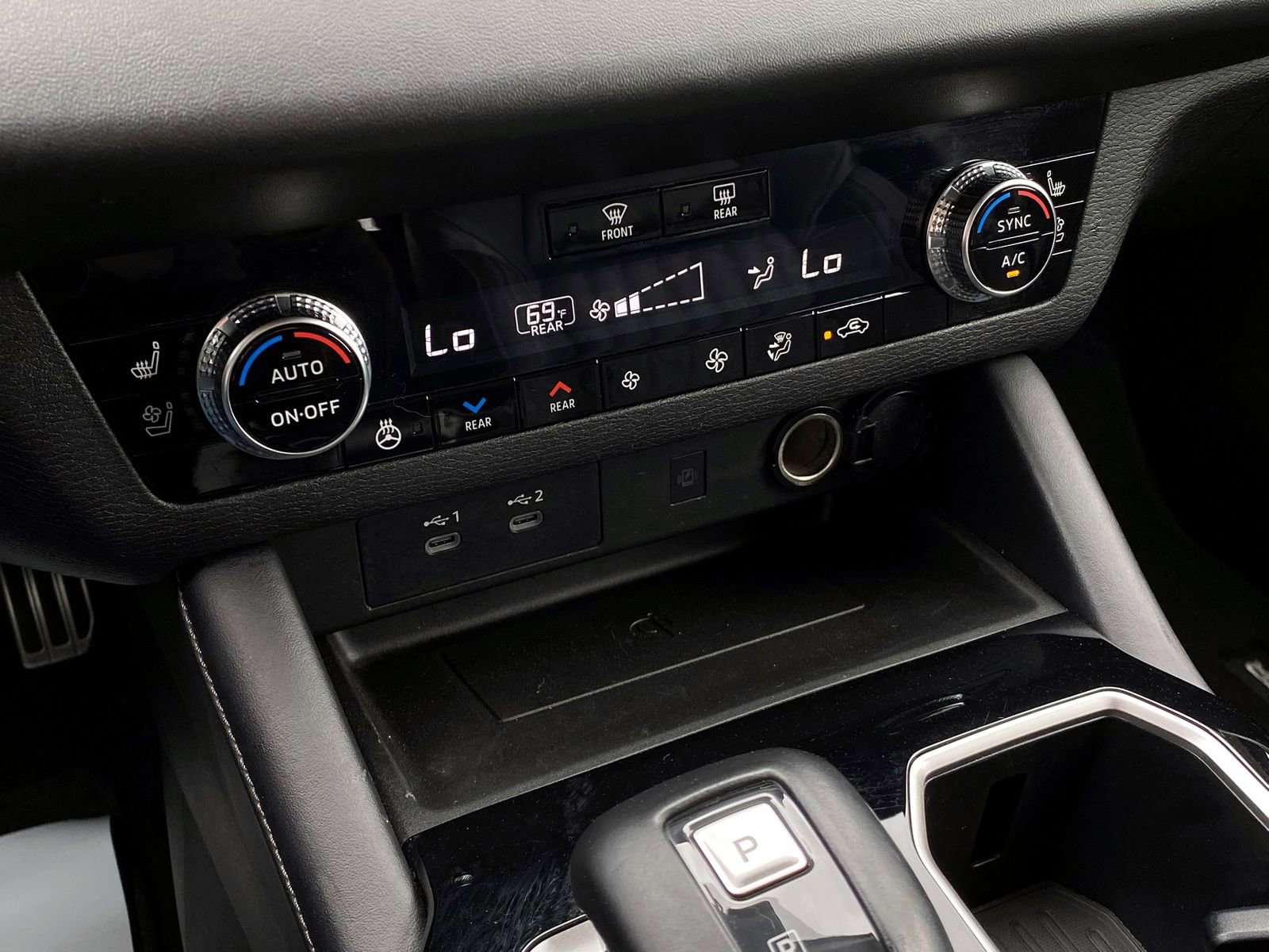 Used 2025 Mitsubishi Outlander SEL image 17