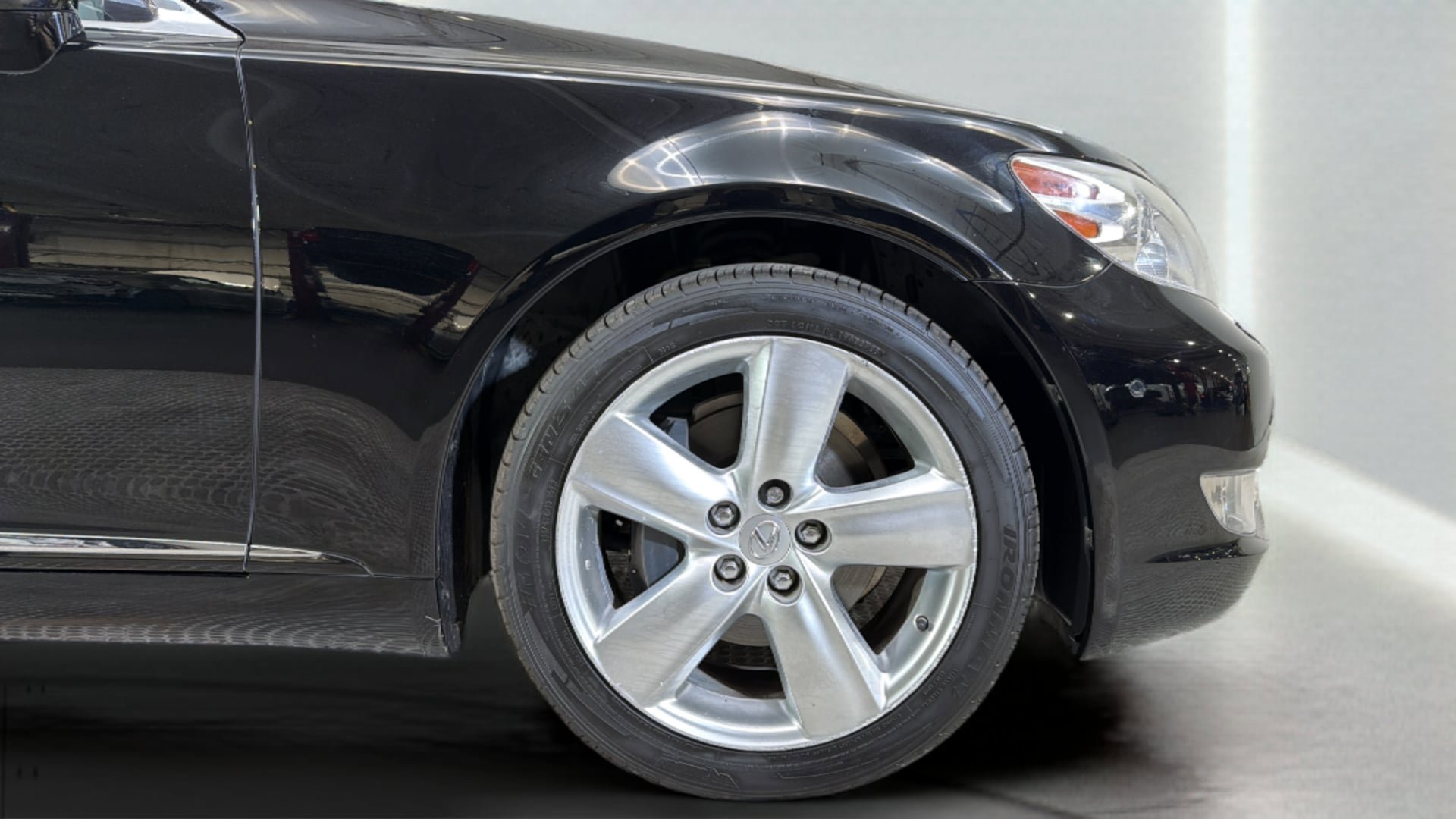 Used 2011 Lexus LS 460 w/ Comfort Pkg RWD image 34