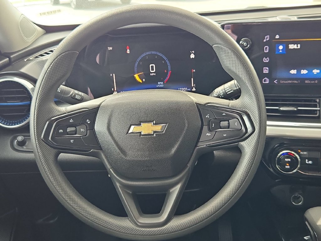 Used 2026 Chevrolet Trax LT FWD image 22