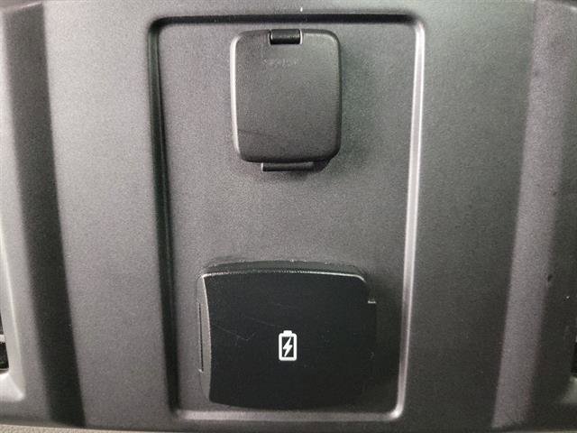 Used 2018 Ford F150 XLT w/ Max Trailer Tow Package image 13