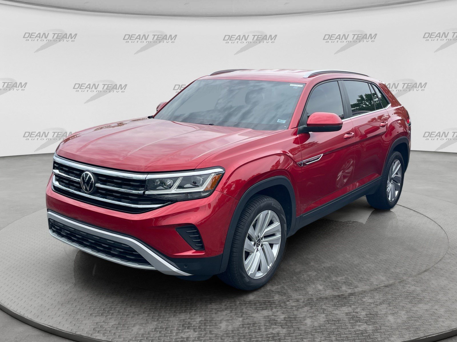 Used 2020 Volkswagen Atlas Cross Sport SE FWD image 3