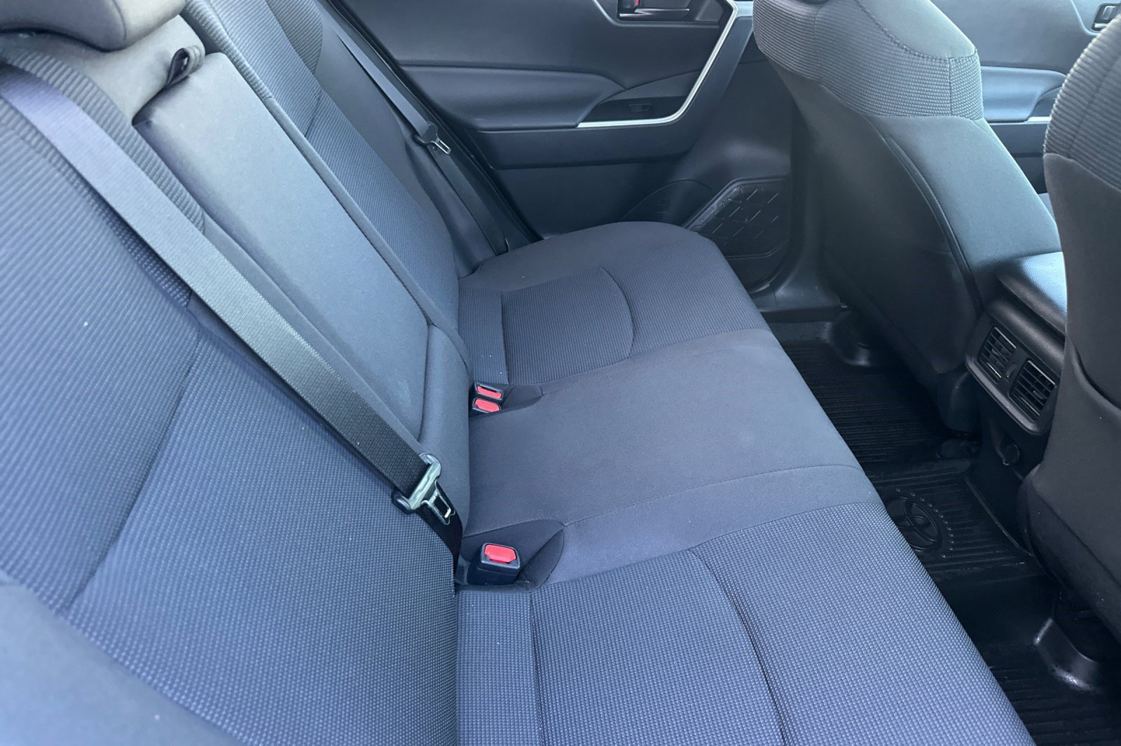 Used 2025 Toyota RAV4 LE FWD image 32