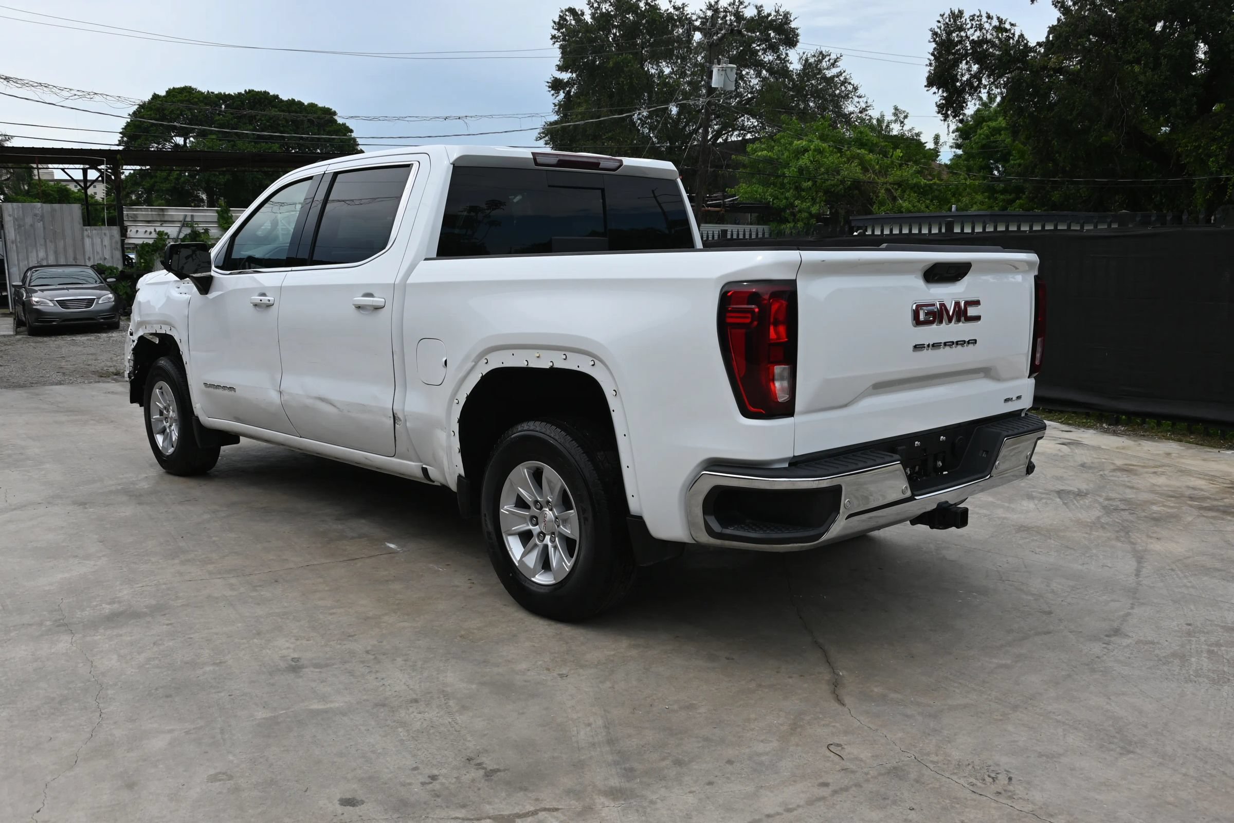 Used 2024 GMC Sierra 1500 SLE w/ Preferred Package RWD image 5