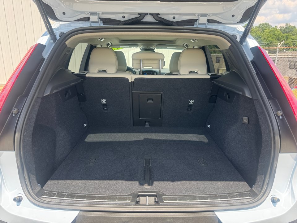 Certified 2025 Volvo XC40 B5 Ultra AWD/4WD image 15