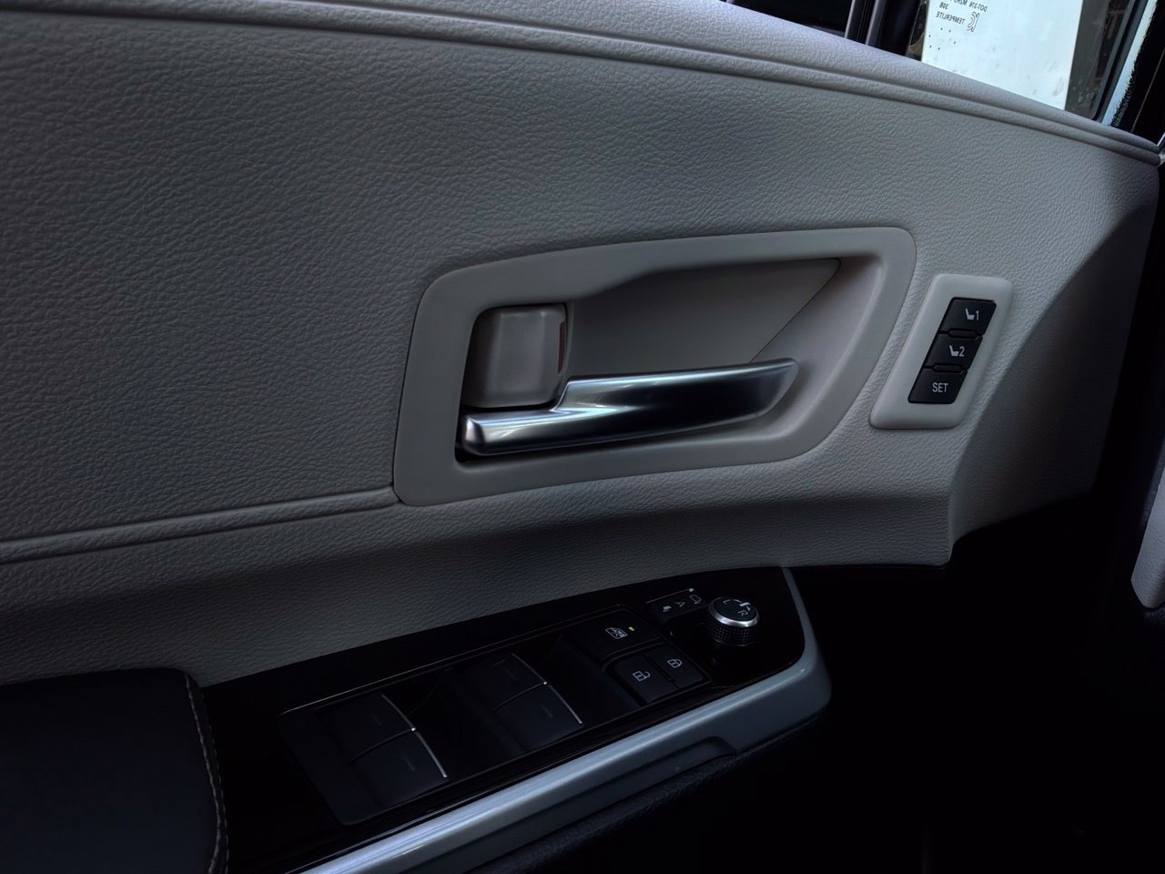 New 2026 Toyota Sienna Limited FWD image 26