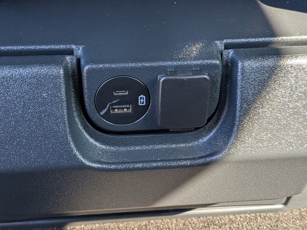 Used 2022 Ford F150 Lariat w/ Equipment Group 501A Mid image 16