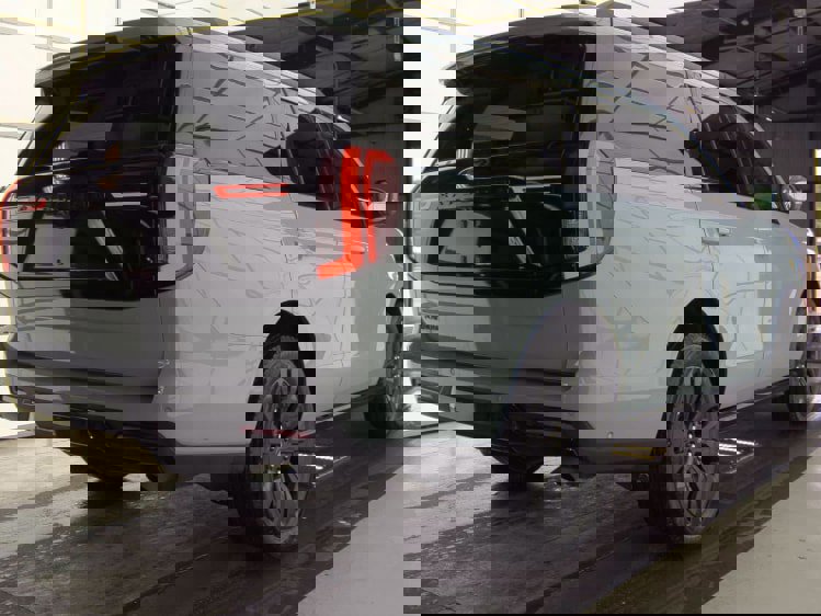 Used 2025 Ford Expedition Platinum w/ Stealth Appearance Package image 3