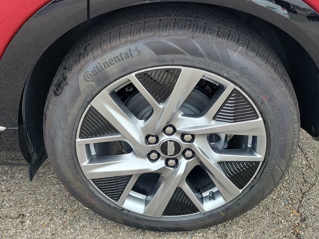 New 2027 Cadillac Optiq Luxury w/ LPO, Floor Liner Package AWD/4WD image 7