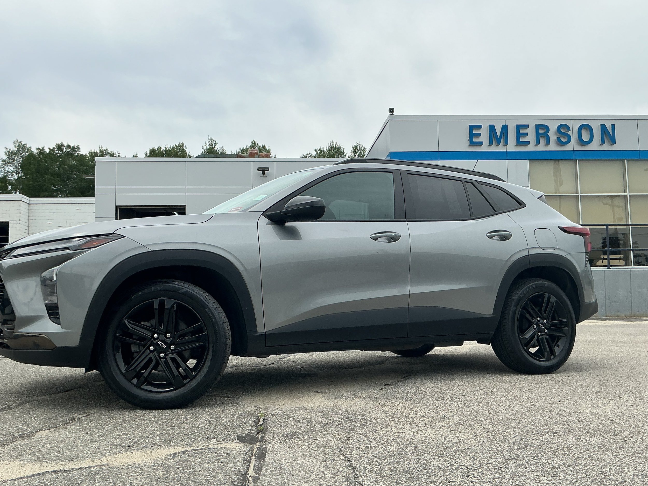 Certified 2024 Chevrolet Trax ACTIV FWD image 2