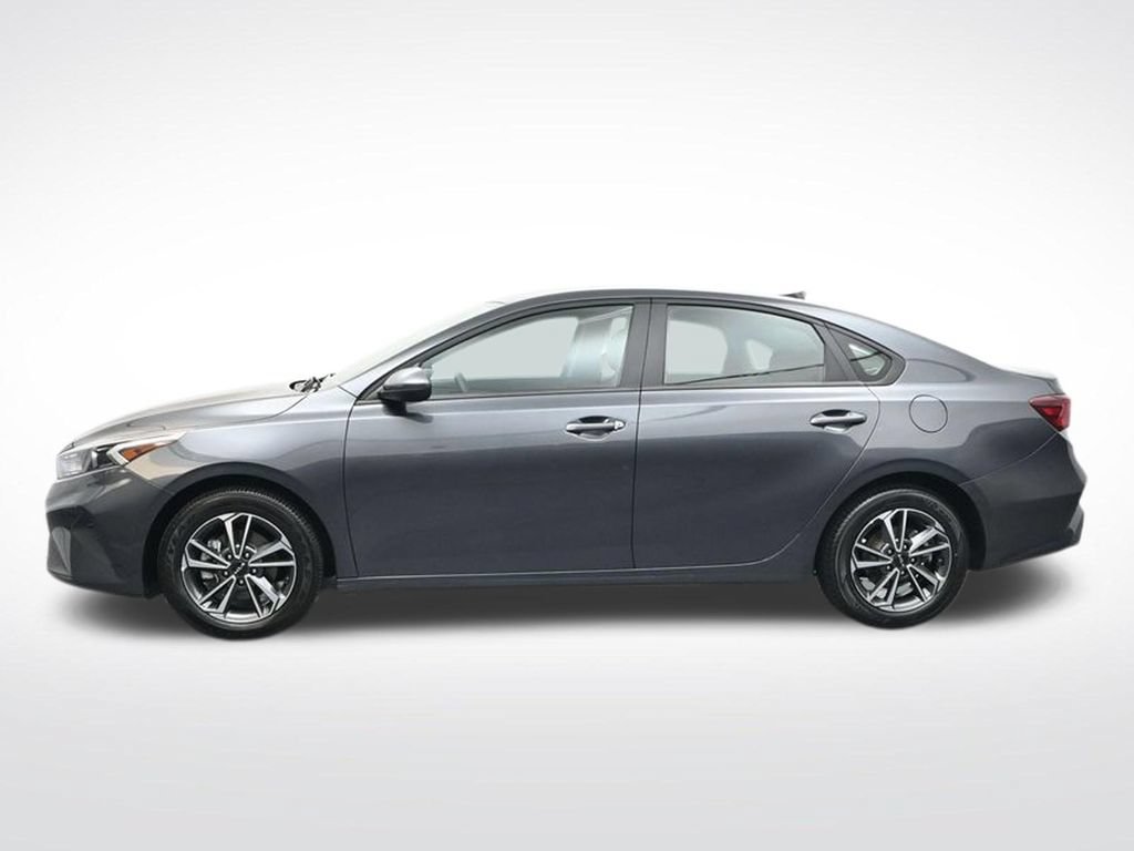Used 2024 Kia Forte LXS FWD image 4