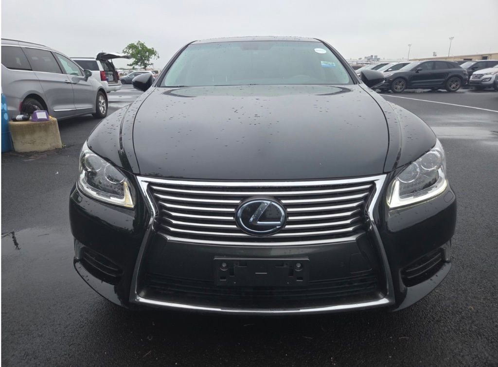 Used 2017 Lexus LS 460 RWD image 3