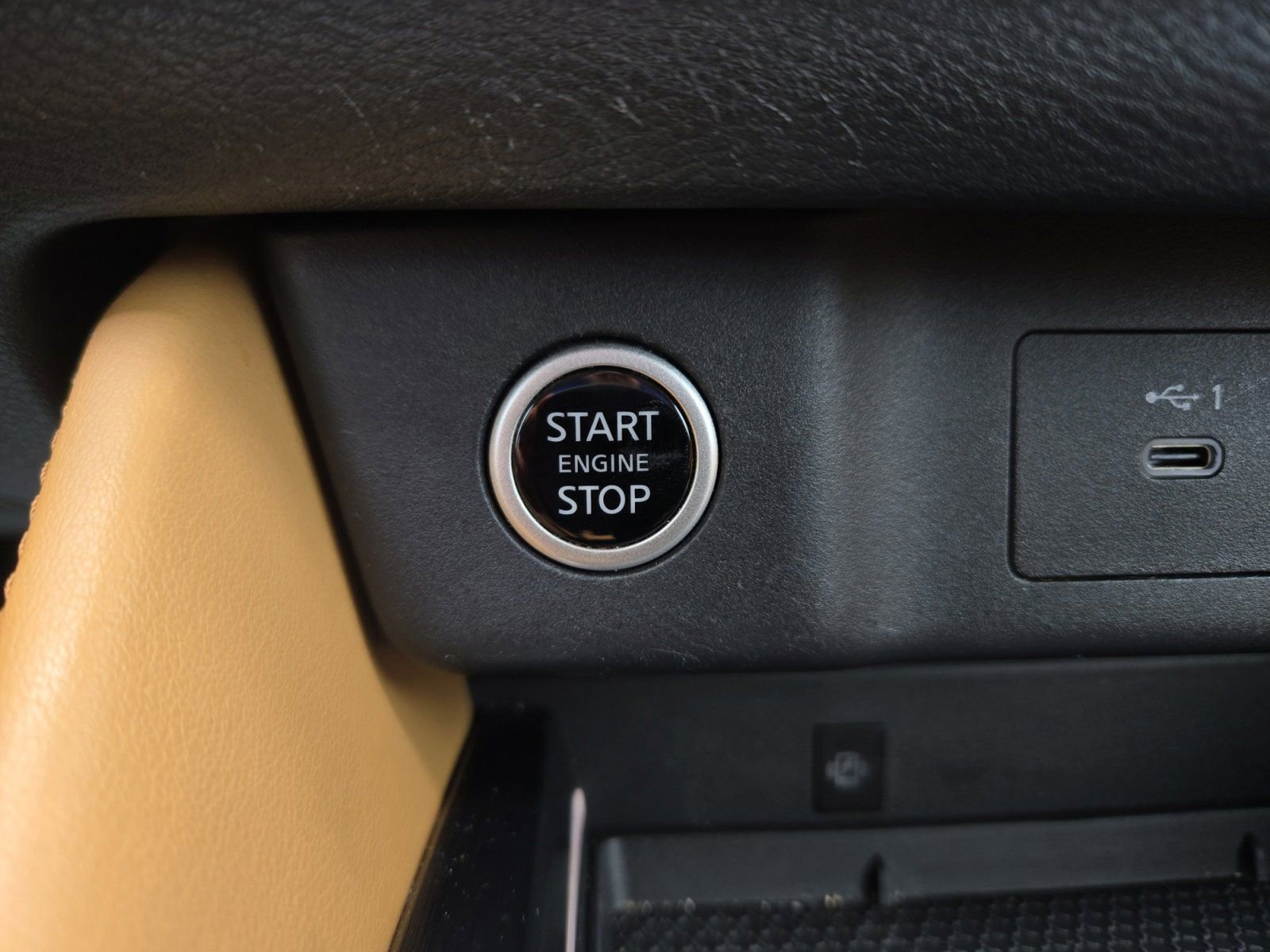 Used 2021 Nissan Rogue Platinum FWD image 17