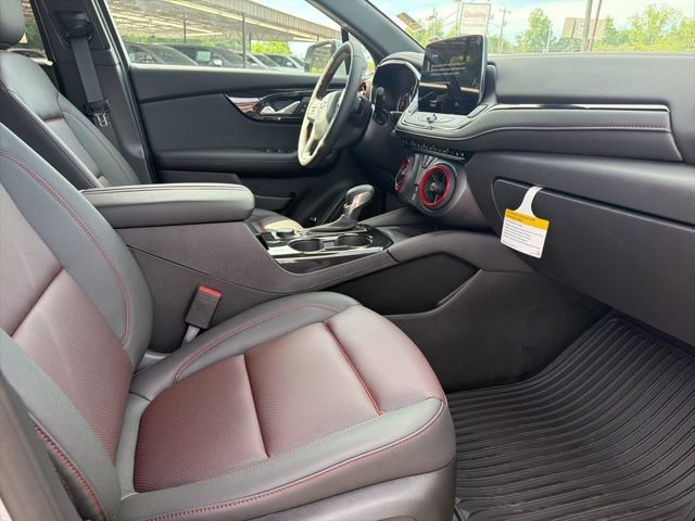 New 2025 Chevrolet Blazer RS w/ Driver Confidence II Package FWD image 15