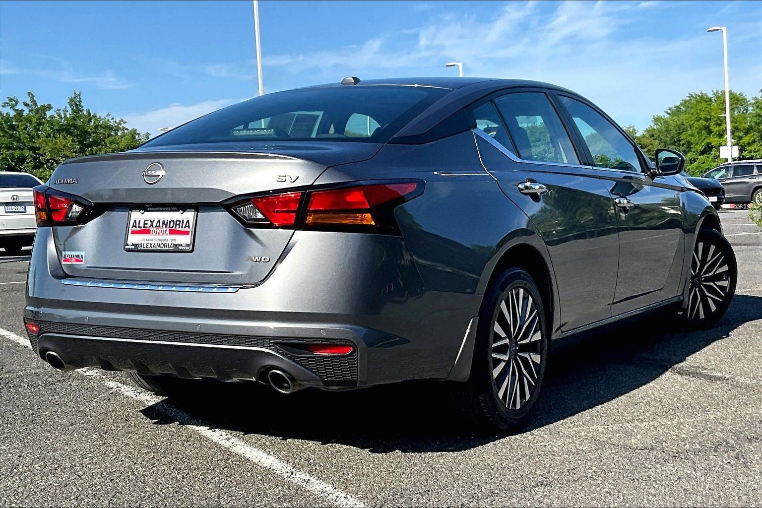 Used 2023 Nissan Altima 2.5 SV w/ SV Premium Package AWD/4WD image 12