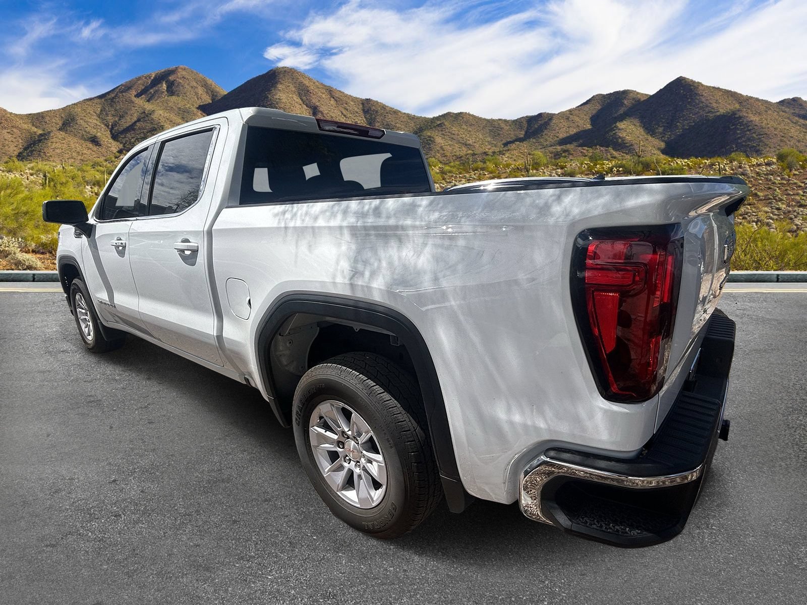 Used 2026 GMC Sierra 1500 SLE RWD image 6