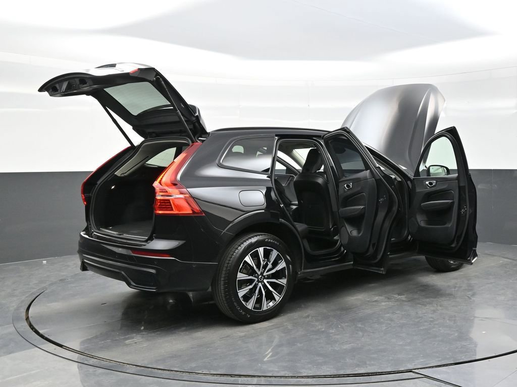 Used 2025 Volvo XC60 B5 Plus AWD/4WD image 44