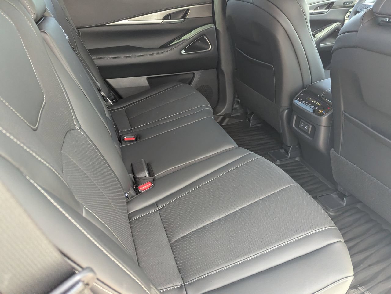 New 2026 INFINITI QX60 Luxe w/ Cargo Package FWD image 22