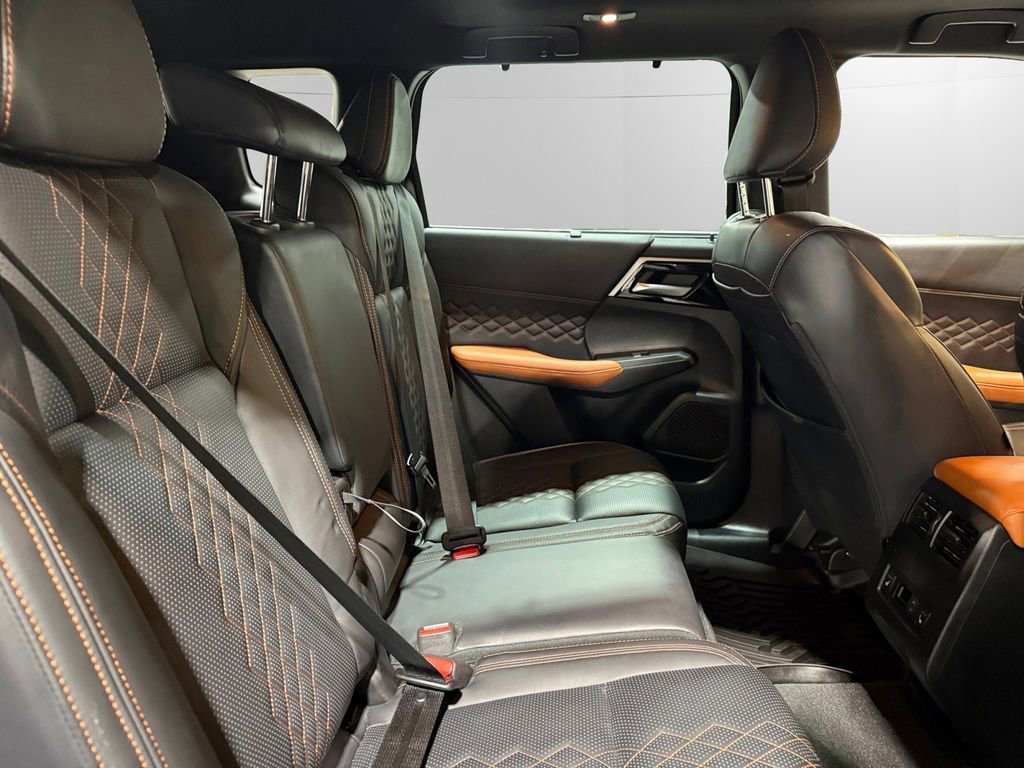 Used 2023 Mitsubishi Outlander SEL image 18